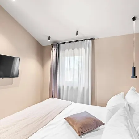 Lux Dajo With Pool & Sauna By Vacayvillas Kirmenjak